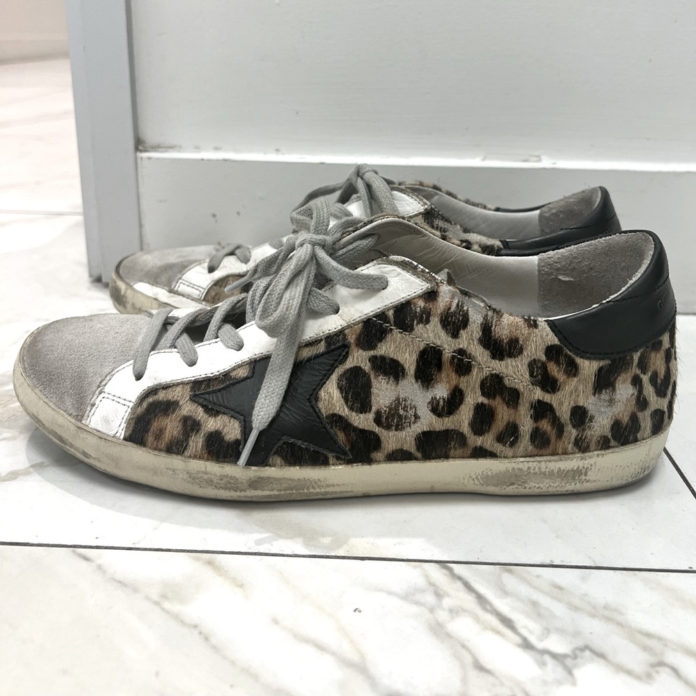 Golden Goose Sneaker. Size 39. Gently Worn.